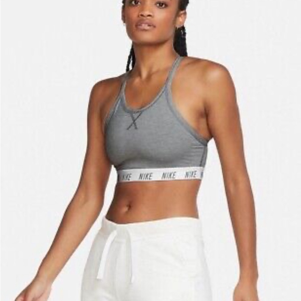 Nike Women’s Sports Bra Light Support- Medium